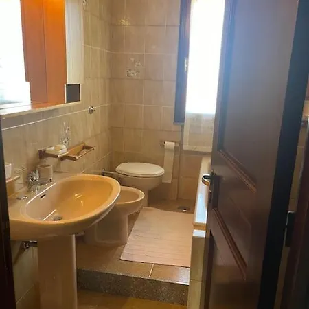 Daire In Margine Rosso Quartu SantʼElena