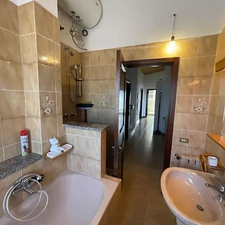 In Margine Rosso Apartment *